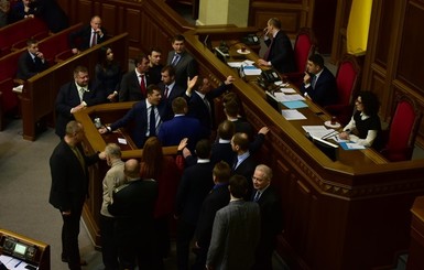 Украинские депутаты обратятся к Меркель, Путину и Олланду по делу Савченко