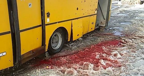 Число пострадавших в результате обстрела автобуса под Волновахой выросло до 18 человек