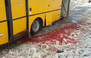 Число пострадавших в результате обстрела автобуса под Волновахой выросло до 18 человек