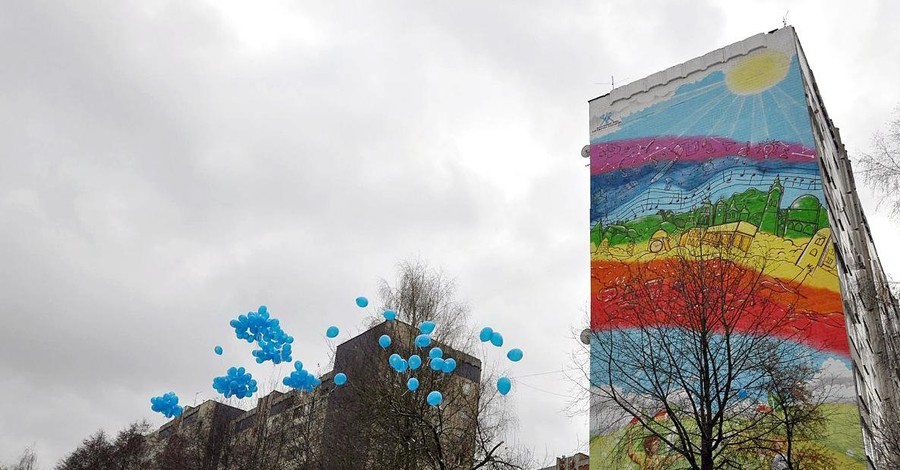 Во Львове многоэтажки спальных районов разрисуют в стиле поп-арт