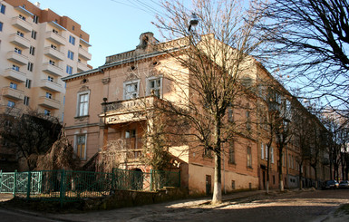 Заброшенный дворец в центре Львова пустят с молотка