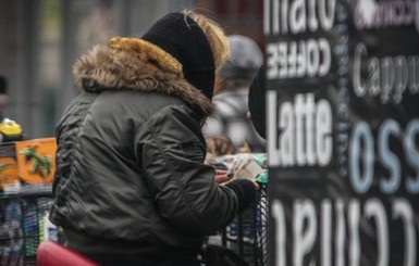 Украинцы готовы покупать доллар по 19 гривен