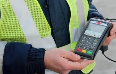 Во Львове водители могут оплатить штраф через мобильный терминал ГАИ