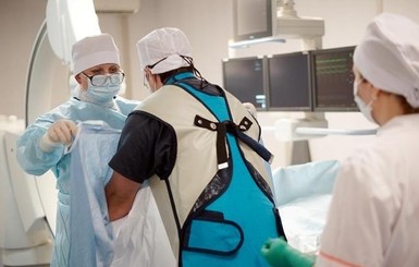 Зарплаты киевских врачей не будут переводить в госбанки