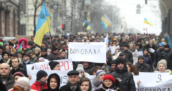 На Майдане и Михайловской площади почтили погибших минутой молчания