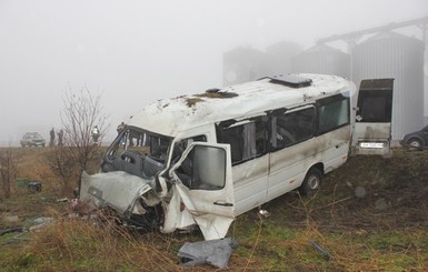 В Китае автобус с пассажирами упал в реку: выжил только один человек
