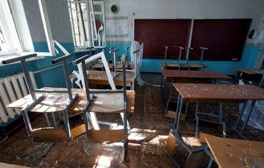 В Донецке война закрыла двери школ и вузов