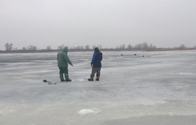 На Кременчугском водохранилище заблудились рыбаки