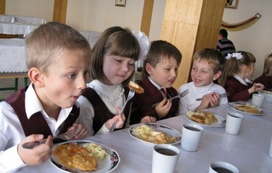 В Тернополе восемь малолетних детей отравились печеночным паштетом