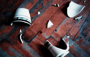 Житель Полтавской области разбил дочке голову керамической чашкой