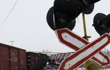 От взрыва ж/д моста в Запорожской области пострадали жилые дома
