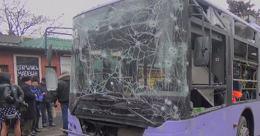 В Донецке обстреляли  троллейбус, много погибших
