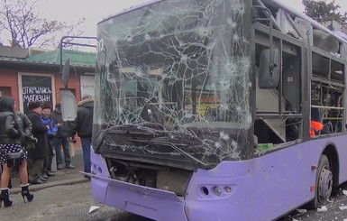 В Донецке обстреляли  троллейбус, много погибших