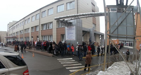 Жители Днепропетровска сдали более 400 литров крови для раненых в зоне АТО бойцов