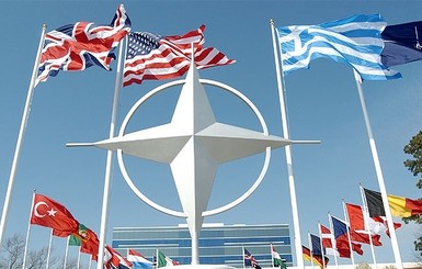 НАТО: кризис в Украине нельзя решить военным способом