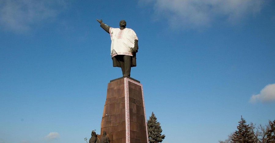В Запорожье памятник Ленину хотят снести в субботу?