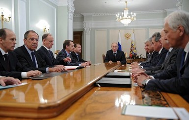 Путин обсудил ситуацию на востоке Украины с Медведевым, Шойгу и Лавровым