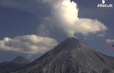 Жители Мексики засняли, как из вулкана вылетел НЛО