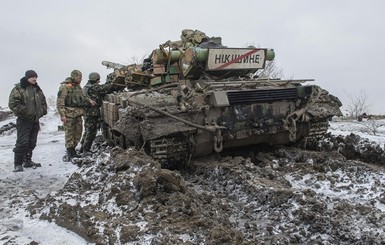 Часть украинских военных вышла из окружения в Углегорске, из Дебальцево эвакуировали людей