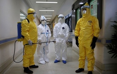 В России с подозрением на Эболу госпитализировали сотрудника Красного Креста