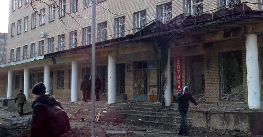 В Донецке обстреляли больницу, переполненную людьми: есть раненые и погибшие