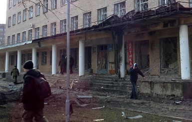 В Донецке обстреляли больницу, переполненную людьми: есть раненые и погибшие