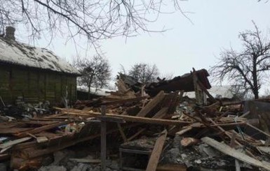 Семья из Дебальцево четыре дня провела под завалами разрушенного дома