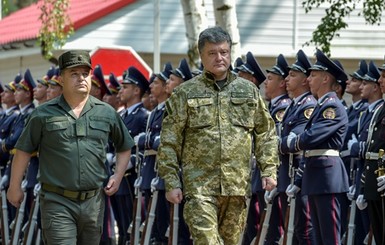  Порошенко призвал НАТО начать поставки оружия  Киеву