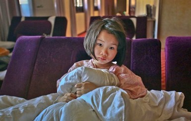 Китаец оставил внучку в залог в спа-салоне и забыл о ней на месяц