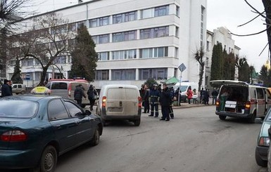 В Ивано-Франковске возле роддома мужчина подорвался на гранате