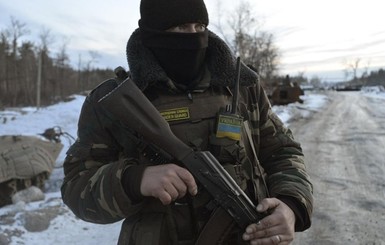 Юристы: в Украине вводится неофициальное военное положение
