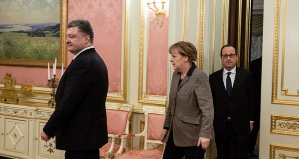 Порошенко призвал Меркель и Олланд способствовать освобождению Савченко
