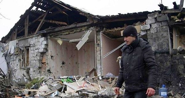 Ночь в Луганской области: Счастье без газа, в Попасной и Трехизбенке сгорели дома