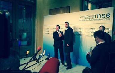 Конференция в Мюнхене: Кличко встретился со Шварцнегером