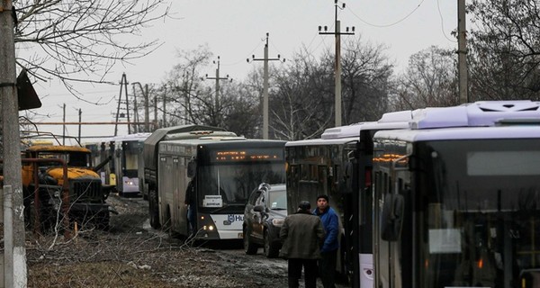 За время эвакуации из Дебальцево вывезли около 700 человек