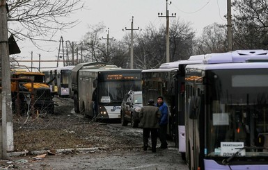 За время эвакуации из Дебальцево вывезли около 700 человек