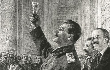 Обеды диктаторов: почему Гитлер не ел мяса, а Сталин превращал застолья в пытки