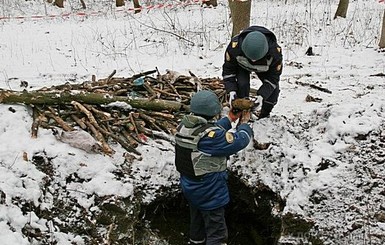 На Тернопольщине охотники за металлом собирались взорвать возле села сотню боевых снарядов