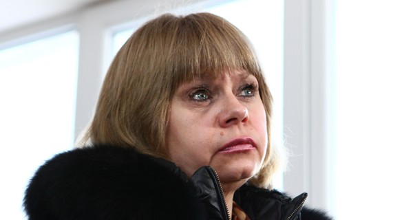 Медик, избивавшая евромайдановца, сбежала из зала суда