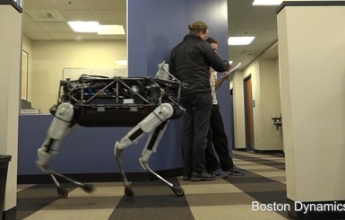 Инженеры похвастались новым роботом-собакой