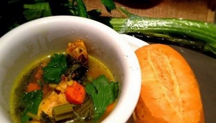 С летучими мышами и петушиными яичками: Топ-10 самых странных супов в мире