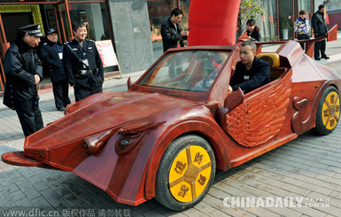 Китаец создал из древесины удивительный спорткар 