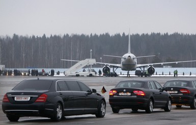 В Минске не могут сесть самолеты из-за слета президентов