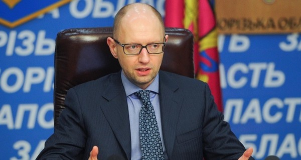 Яценюк заявил, что новый кредит от МВФ стабилизирует гривну