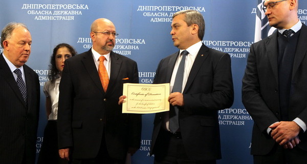 Генсек ОБСЕ привез в Днепропетровск 20 тысяч евро