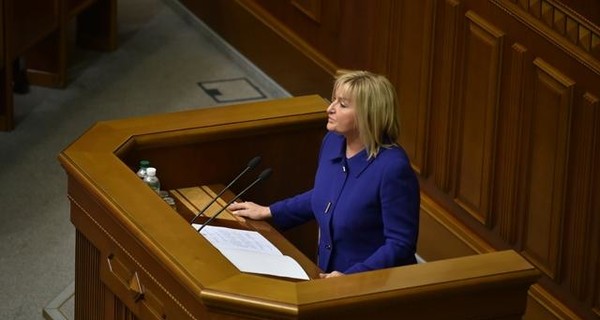 Рада назначила жену Луценко членом комитета по иностранным делам