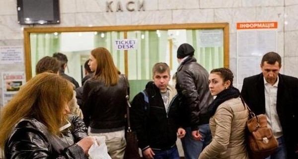 Киевляне о транспорте: Цену на проезд подняли, а интервал не уменьшили