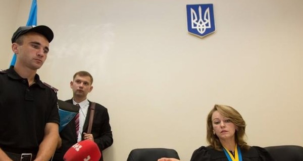 Судьи Киевского окружного суда отказались рассматривать дело о запрете Компартии