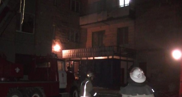 Ночью в Харькове загорелась девятиэтажка