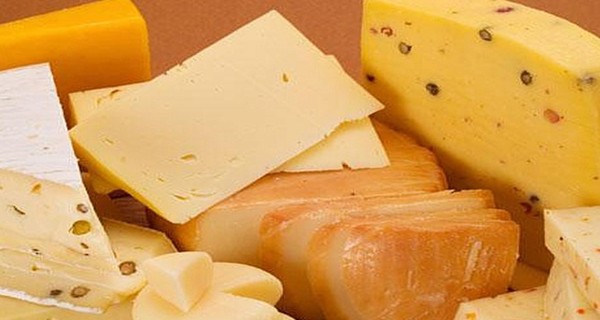 Россия приостановила импорт польского сыра